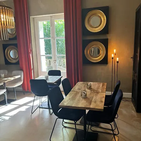 Bed & Breakfast Manoir Des Sources 4*