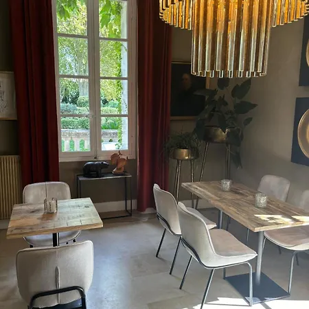 Oda ve Kahvaltı Manoir Des Sources